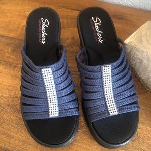 Skechers memory foam sandals 2.5 inch heal size 9